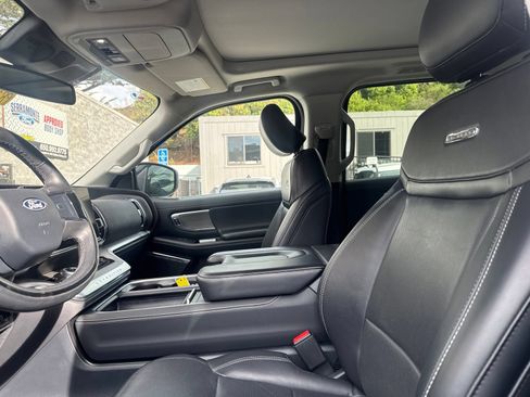Used 2025 Ford Expedition Max Platinum AWD/4WD image 11
