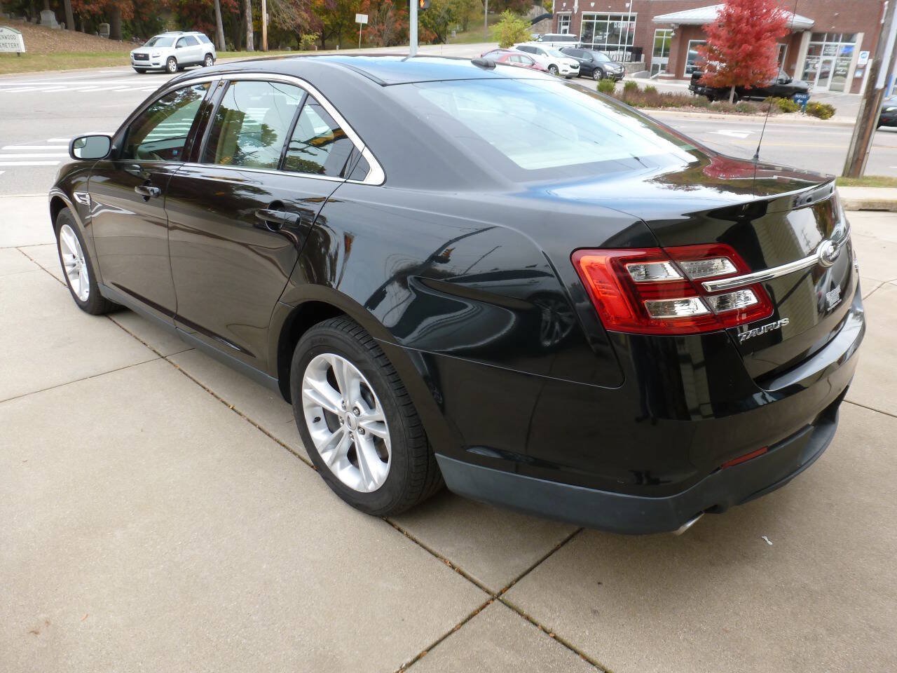 Used 2013 Ford Taurus SEL AWD/4WD image 3