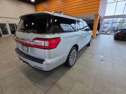 Used 2018 Lincoln Navigator L Reserve w/ Technology Package AWD/4WD image 10
