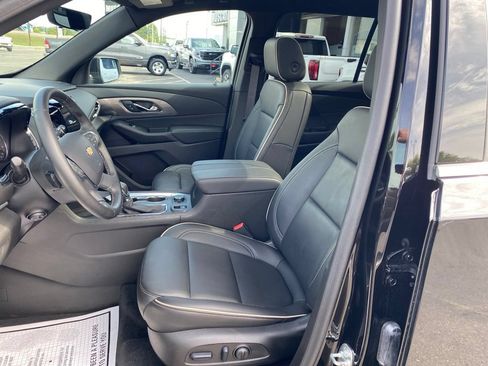 Used 2023 Chevrolet Traverse Premier AWD/4WD image 11