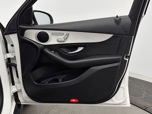 Used 2020 Mercedes-Benz GLC 300 image 32