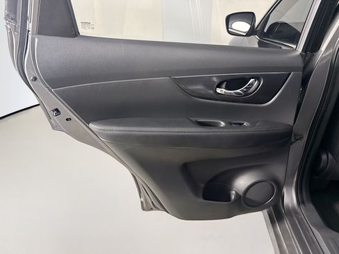 Used 2017 Nissan Rogue S FWD image 25
