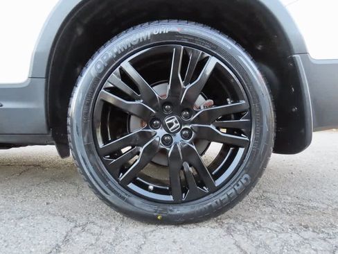 Certified 2022 Honda Pilot Black Edition image 9