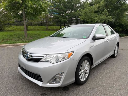 Used 2012 Toyota Camry XLE w/ Leather Pkg FWD image 11