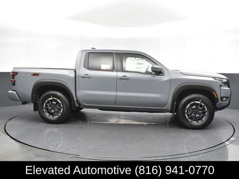 Used 2025 Nissan Frontier PRO-4X w/ Pro Convenience Package image 4