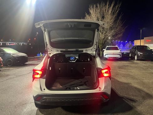 Used 2024 Chevrolet Trax RS w/ Driver Confidence Package image 11