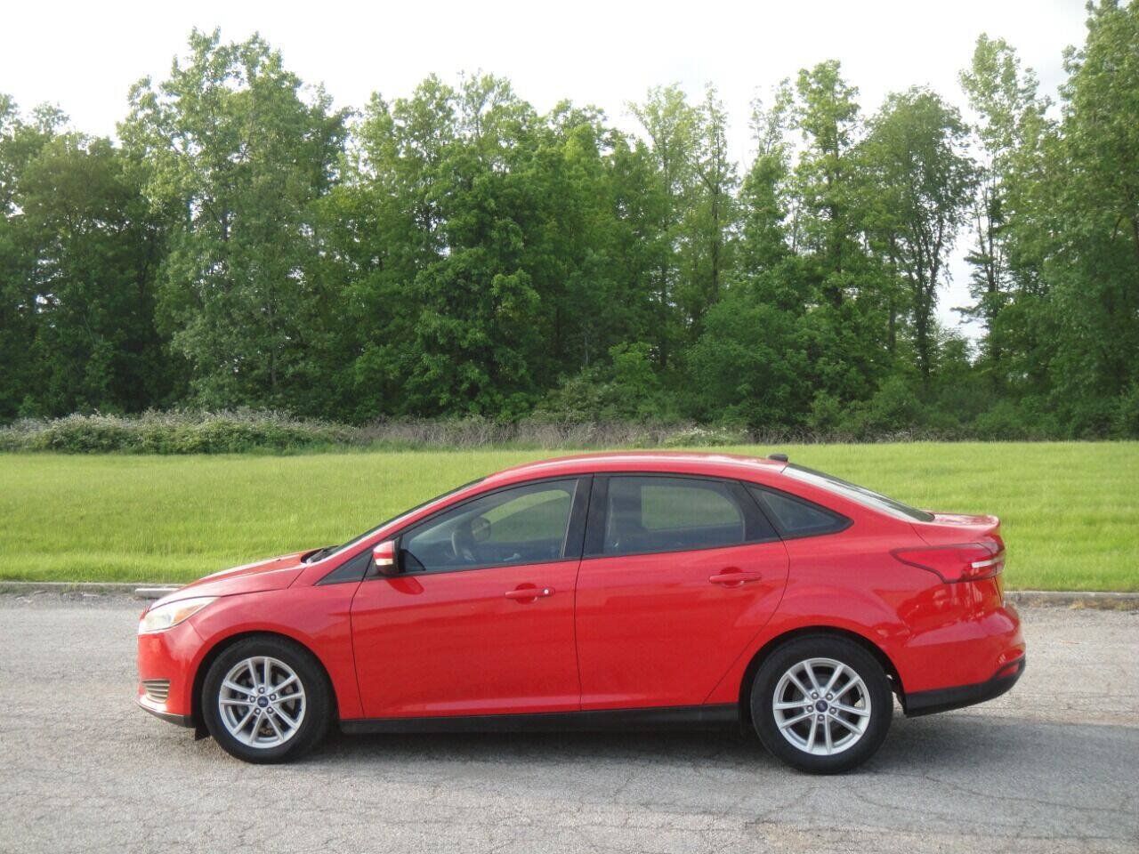 Used 2017 Ford Focus SE FWD image 6