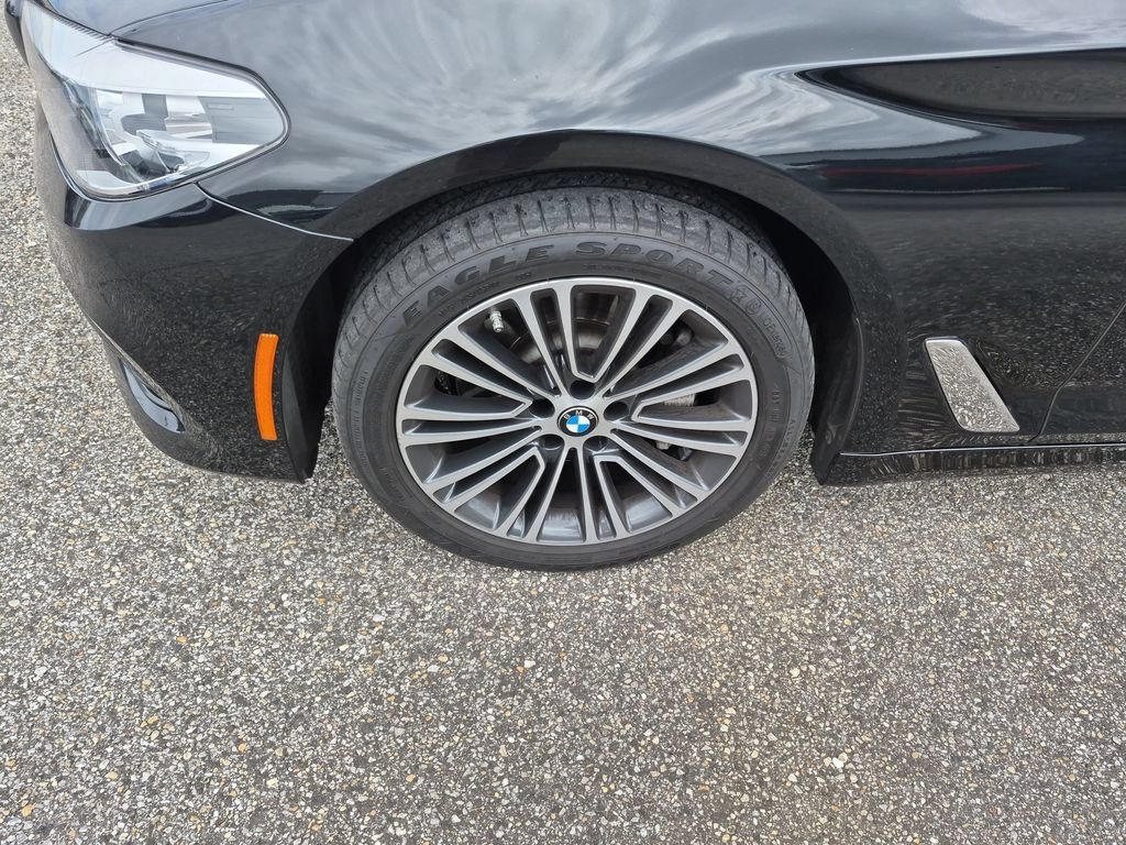 Used 2019 BMW 530i xDrive AWD/4WD image 6