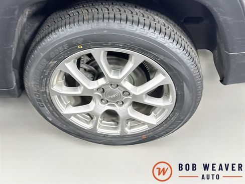 Used 2022 Jeep Compass Latitude AWD/4WD image 37