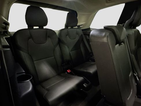 Used 2018 Volvo XC90 T5 Momentum w/ Convenience Package image 37
