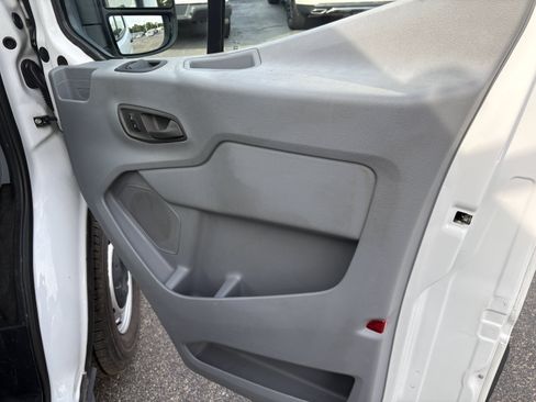 Used 2017 Ford Transit 150 130 Low Roof RWD image 27