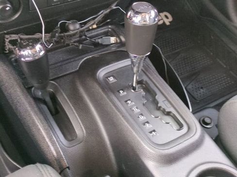 Used 2011 Jeep Wrangler Unlimited Sport image 21