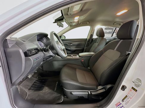 Used 2024 Nissan Sentra SV FWD image 13