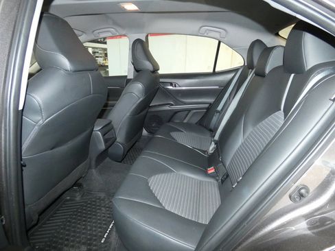 Used 2024 Toyota Camry SE image 21