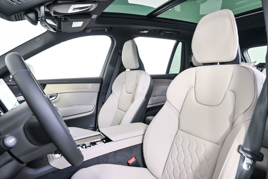 New 2026 Volvo XC90 T8 Plus w/ Protection Package Premier AWD/4WD image 5
