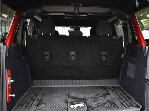 Used 2023 Ford Bronco Wildtrak image 10