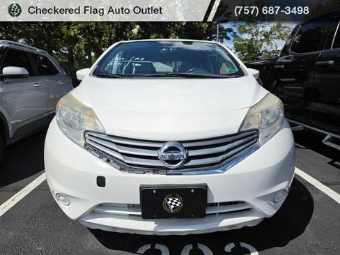 Used 2016 Nissan Versa Note SV FWD image 2