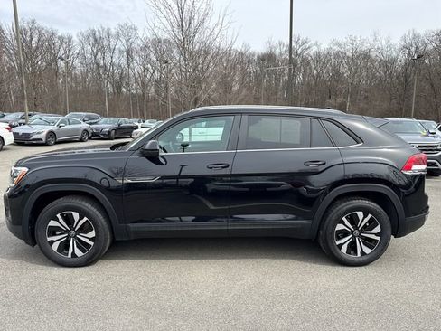 Certified 2025 Volkswagen Atlas Cross Sport SE image 7