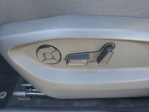 New 2026 Volkswagen Tiguan SE AWD/4WD image 27
