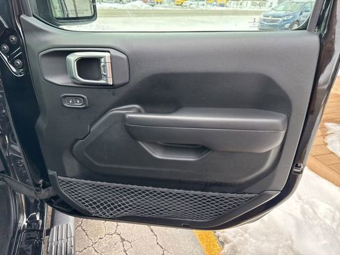 Used 2019 Jeep Wrangler Unlimited Sport S image 34