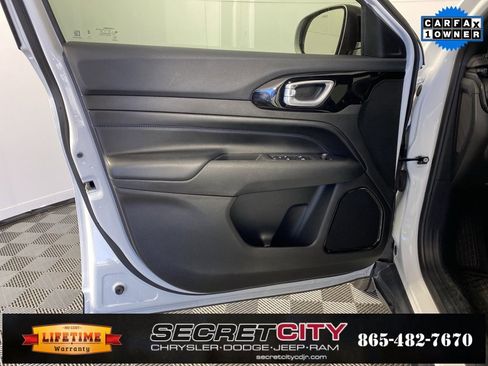 Used 2025 Jeep Compass Latitude w/ Altitude Special Edition image 12