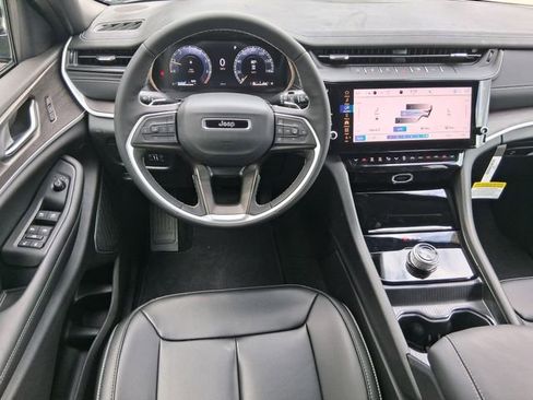 New 2026 Jeep Grand Cherokee Limited RWD image 13