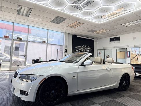 Used 2013 BMW 335i Convertible RWD image 1