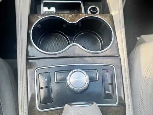 Used 2014 Mercedes-Benz CLS 550 w/ Premium 1 Package image 32