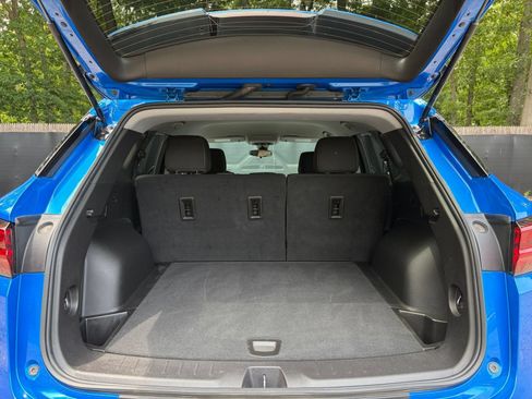 Used 2025 Chevrolet Blazer LT FWD image 32