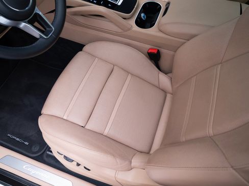 Certified 2023 Porsche Cayenne image 16