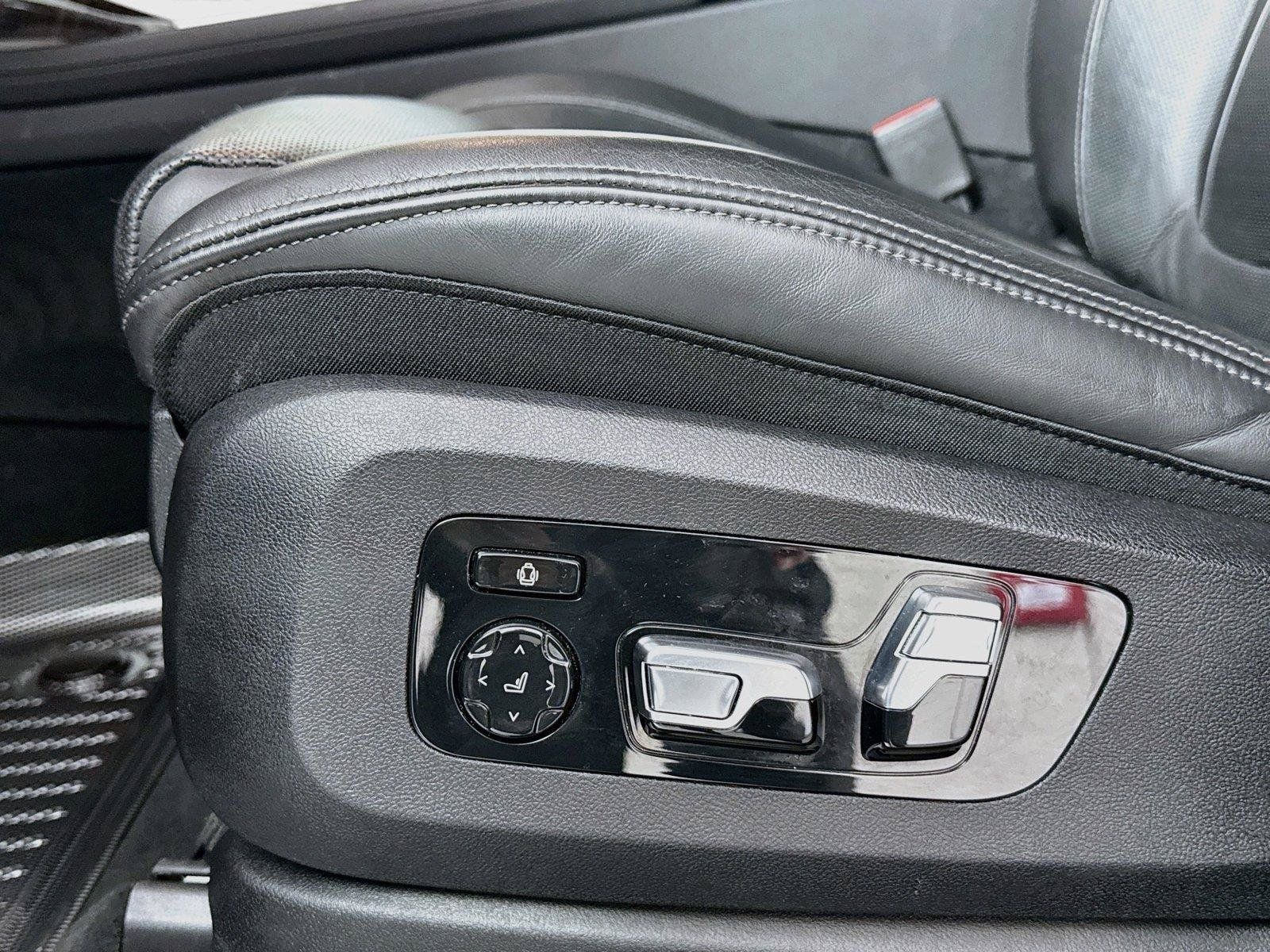 Used 2023 BMW X7 xDrive40i w/ Premium Package AWD/4WD image 32