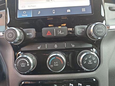 New 2026 RAM 1500 4x4 Crew Cab image 20