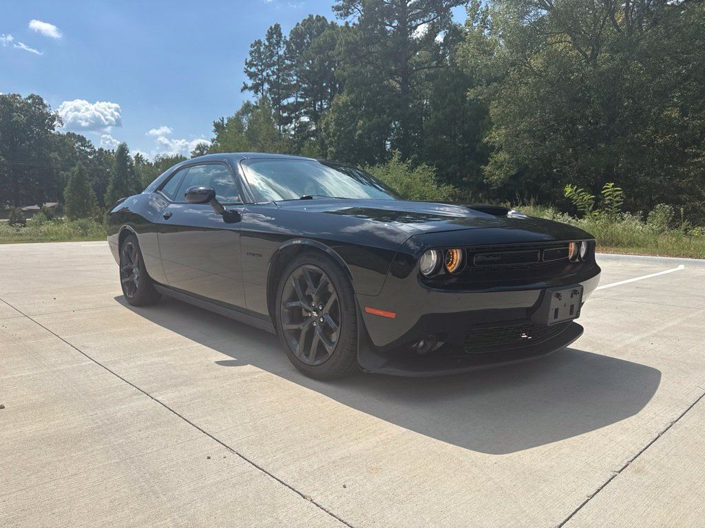 Used 2022 Dodge Challenger R/T RWD image 3