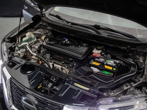 Used 2019 Nissan Rogue SV image 29