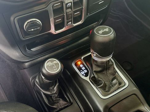 Used 2020 Jeep Wrangler Unlimited Sport S AWD/4WD image 16