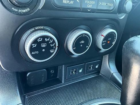 Used 2013 MAZDA MX-5 Miata Grand Touring RWD image 19