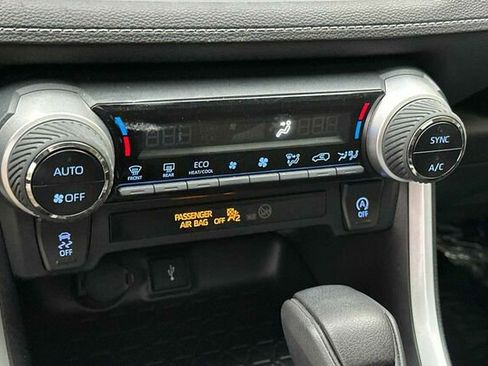 Used 2022 Toyota RAV4 XLE image 26