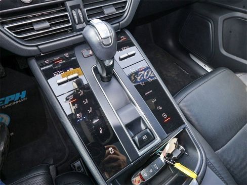 Used 2023 Porsche Macan S image 28