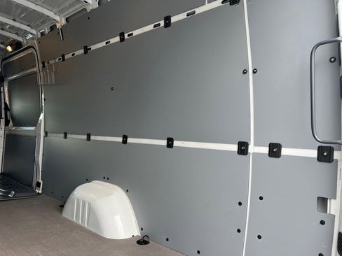 Used 2024 Mercedes-Benz Sprinter 2500 image 6