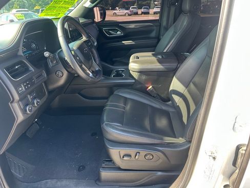 Used 2022 Chevrolet Tahoe RST w/ Luxury Package RWD image 12