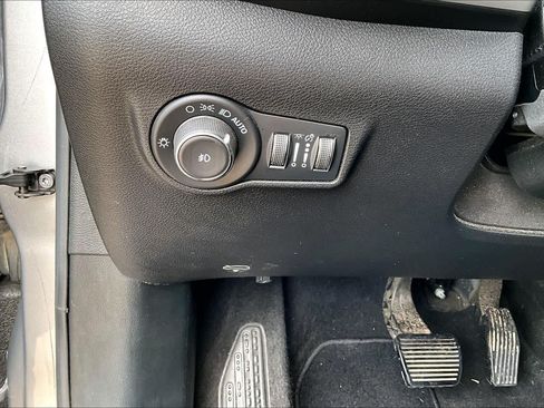 Used 2022 Jeep Compass Latitude AWD/4WD image 34
