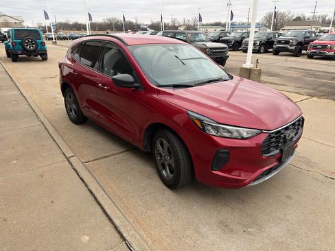 Used 2024 Ford Escape ST-Line image 3