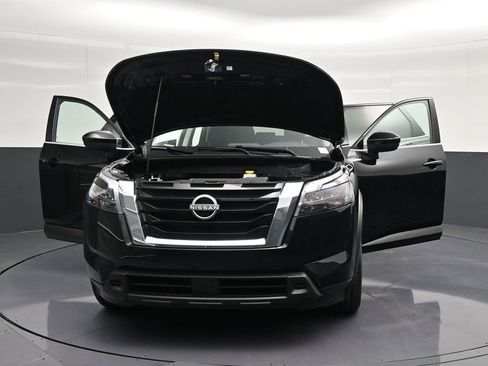 Used 2024 Nissan Pathfinder S image 38