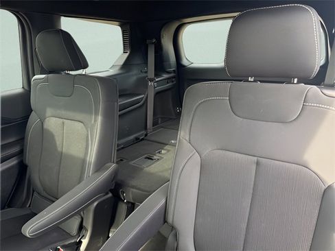 New 2025 Jeep Grand Cherokee L Laredo w/ Luxury Tech Group I image 24