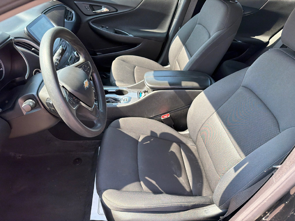 Used 2025 Chevrolet Malibu LT FWD image 9