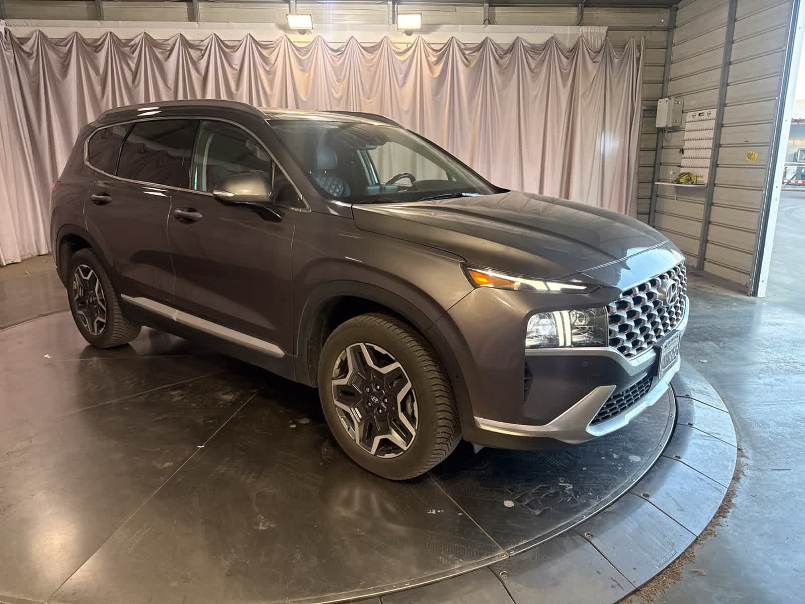 Used 2021 Hyundai Santa Fe Limited AWD/4WD image 2