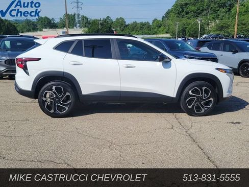 Used 2026 Chevrolet Trax RS FWD image 6
