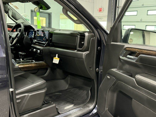 Certified 2024 GMC Sierra 1500 Elevation w/ Elevation Premium Package AWD/4WD image 8