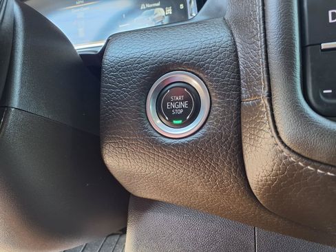 Used 2022 GMC Yukon Denali AWD/4WD image 17