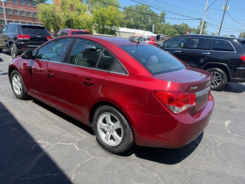 Used 2016 Chevrolet Cruze LT w/ Technology Package FWD image 4